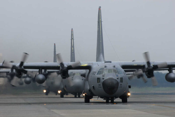 Tokyo,,Japan,-,August,22,,2009:united,States,Air,Force,Lockheed