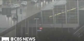 Reagan National Airport cleared after suspicious package