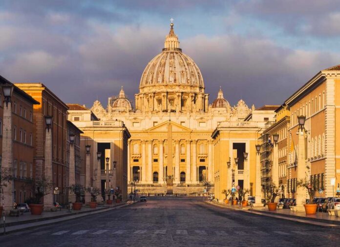 Rome,,Italy,-,March,17,,2019:,Morning,Sunrise,View,Of St. Peter's Basilica in Vatican City during sunset