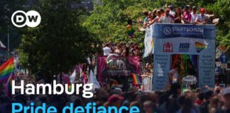 300,000 turn out one week after terror attack | DW News